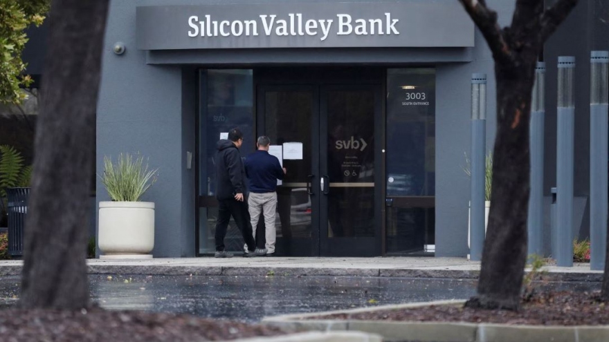 Vì sao Ngân hàng Silicon Valley Bank sụp đổ?